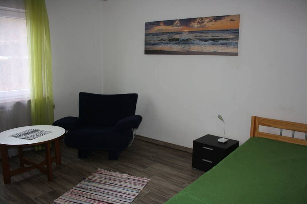 Ganze Wohnung, Unterkunft in ruhiger Lage im schönen Laucherttal in Burladingen, Neckar-Alb