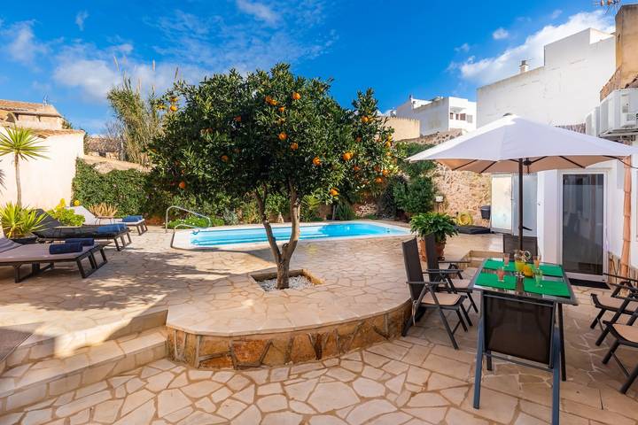 Schickes Stadthaus mit Pool - Casa Can Tatau in Santanyí, Mallorca Süden
