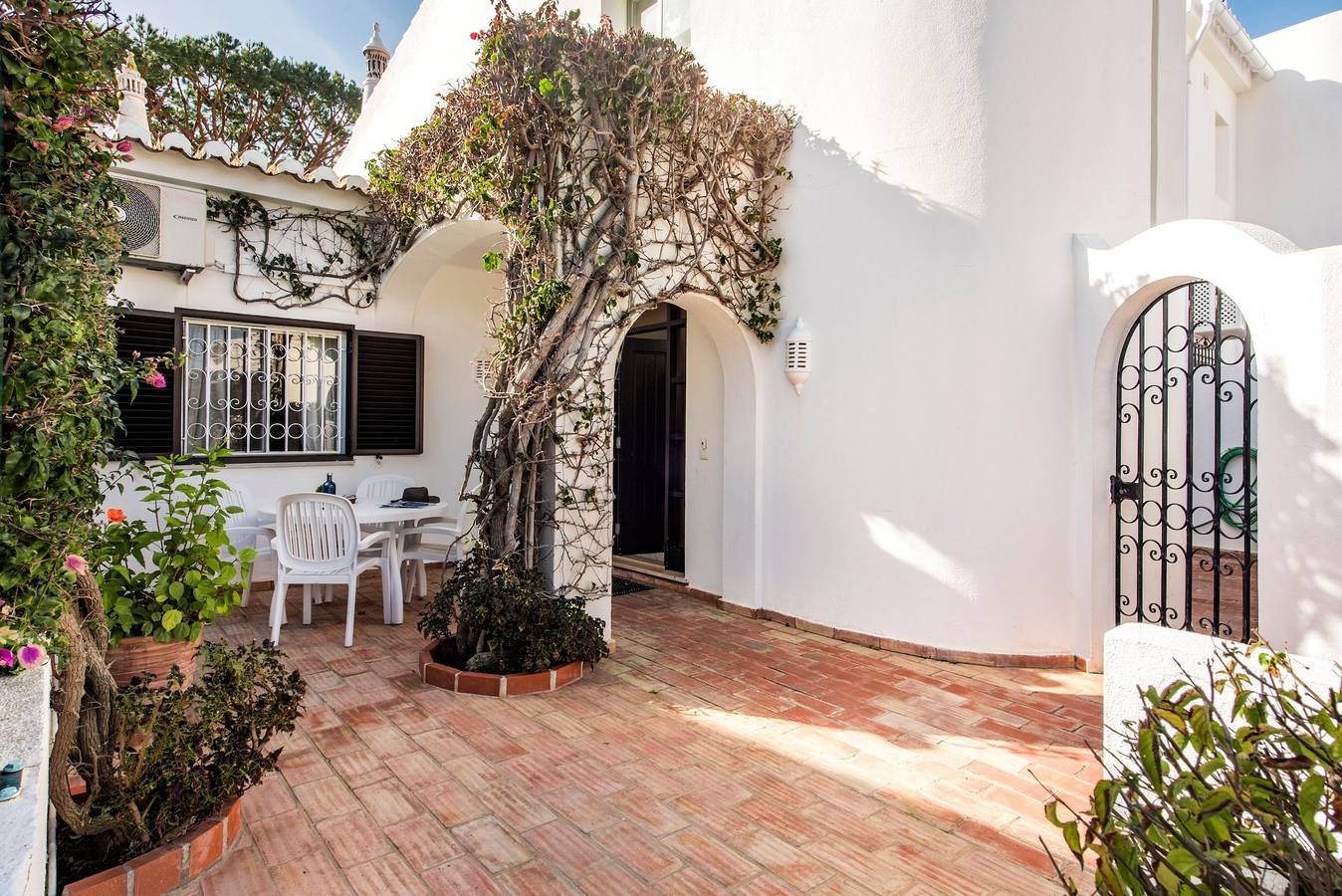 Villa "Mng Elliott 72" com piscina privada e Wi-Fi in Vale do Lobo, Almancil