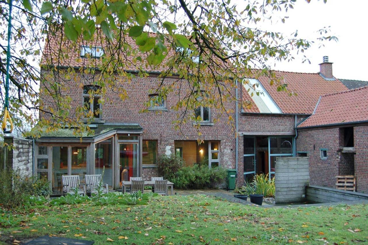 Four-Bedroom House in Geraardsbergen, Ostflandern