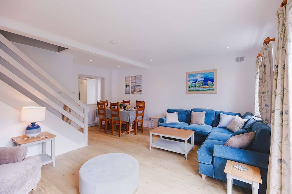 St Anthony Cottage -  a holiday home that sleeps 6 guests  in 3 bedrooms in St Mawes, Cornwall