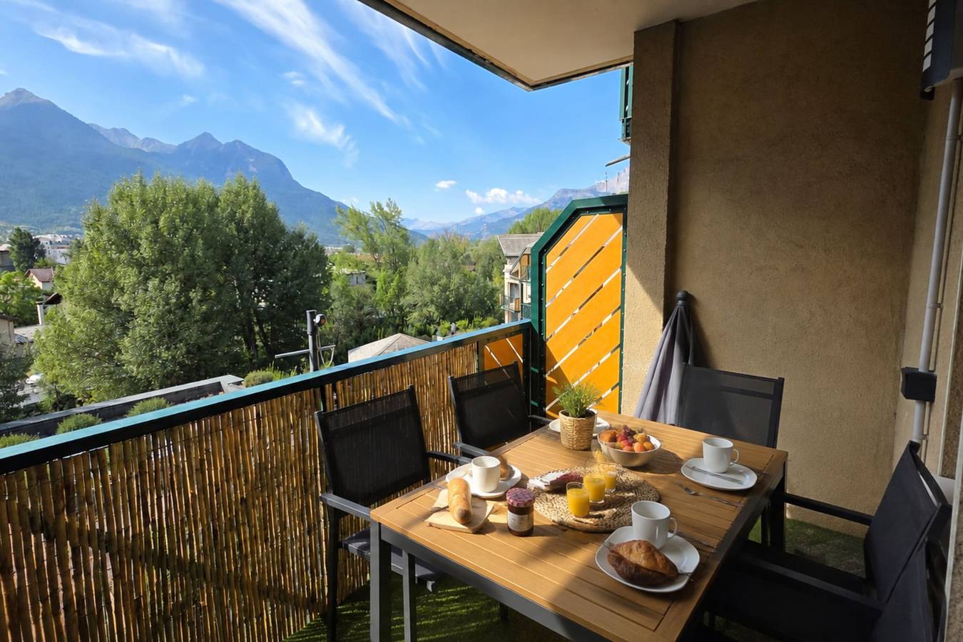 Ganze Wohnung, Ferienwohnung für 4 Personen mit Balkon in Briançon, Serre Chevalier