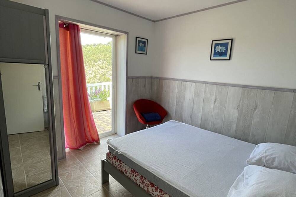 Appartement entier, Appartement 5 pers, accès privé au lac, piscine in Esparron-de-Verdon, Alpes-de-Haute-Provence