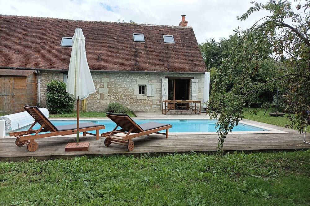 Longère (traditional long house) with private swimming pool near Beauval zoo in Couffy, Romorantin-Lanthenay und Umgebung