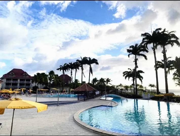 Location de vacances pour 4 personnes, avec piscine et terrasse à Sainte-Luce