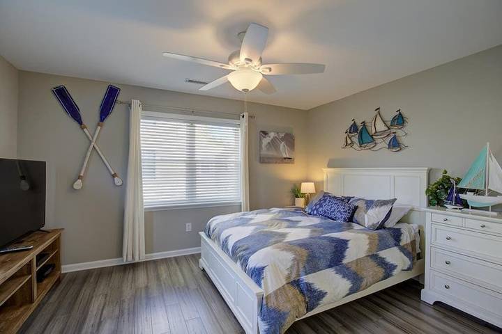 Vacation rental for 9 people, with balcony and yard in Surf City