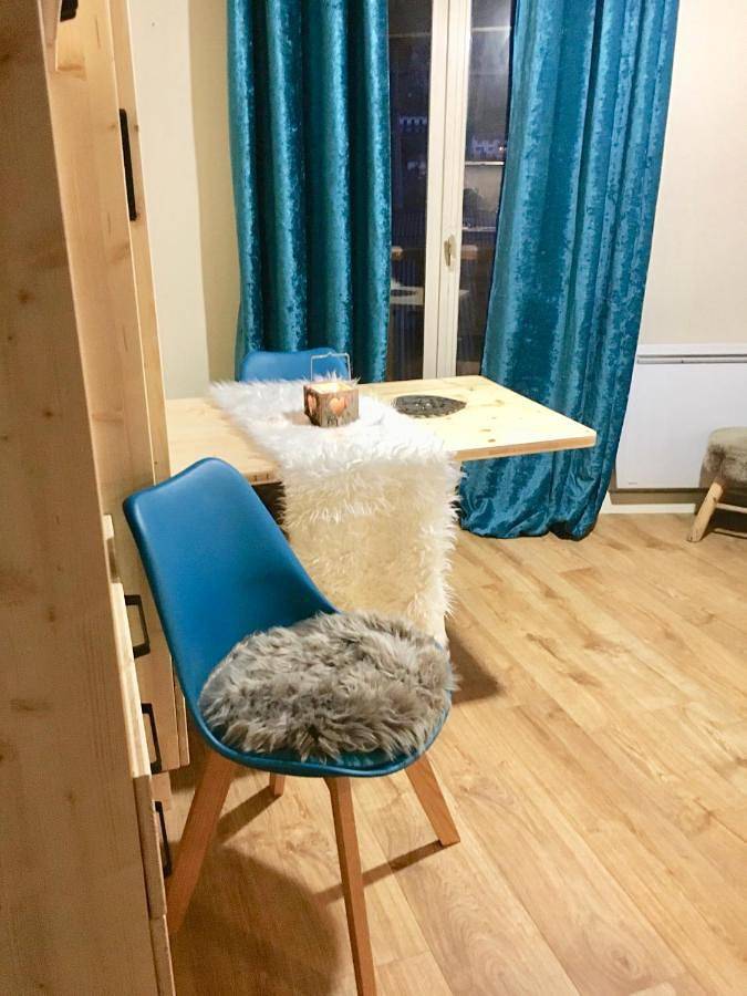 Gîte pour 4 personnes, avec vue et balcon dans Bains Du Couloubret - 3