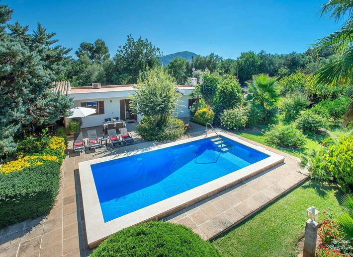 Villa with pool for 4 people, with garden in Pollença