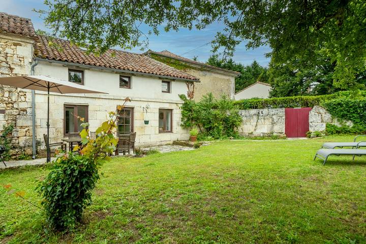 Gîte pour 11 personnes, avec piscine, adapté aux familles dans Mareuil en Périgord - 4