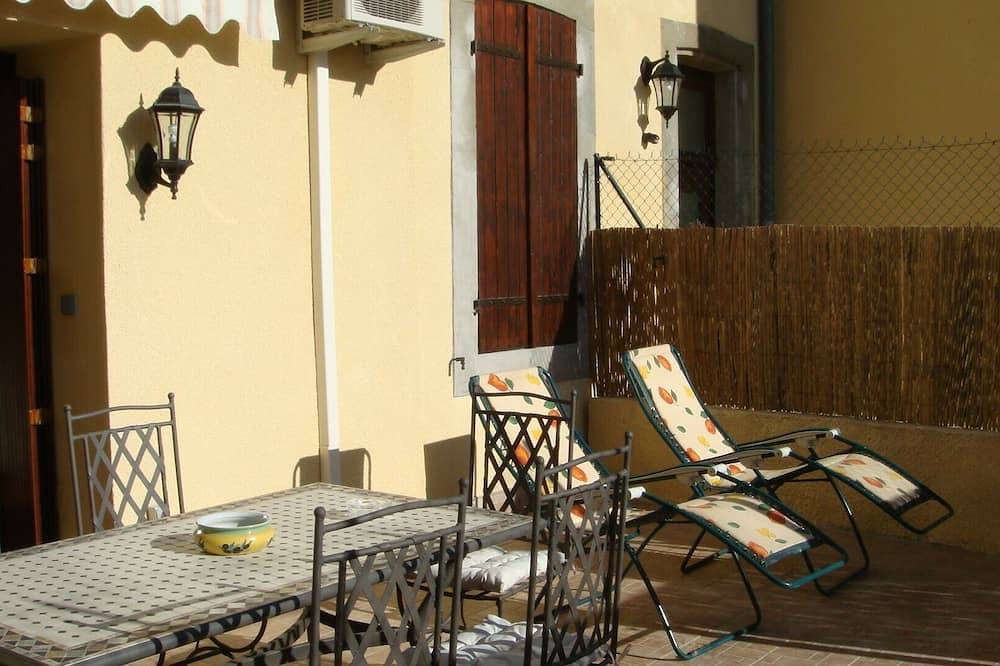 Entire apartment, Appartement terrasse. Special Offre Juillet-Août 20% réduction. in Carcassonne, Carcassonne region