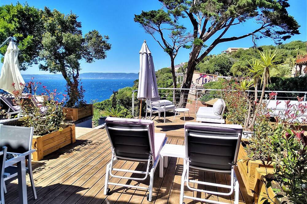 Ganze Wohnung, Le Myrtil Apartment T2-33m2 Air conditioned Sea view Terrace 30m2 in Hyeres, Parc national Port-Cros