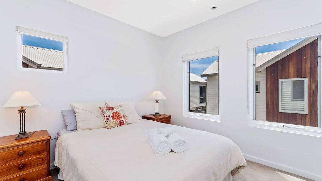 Absolut - Hafenfee, Vic in Port Fairy, Shire of Moyne