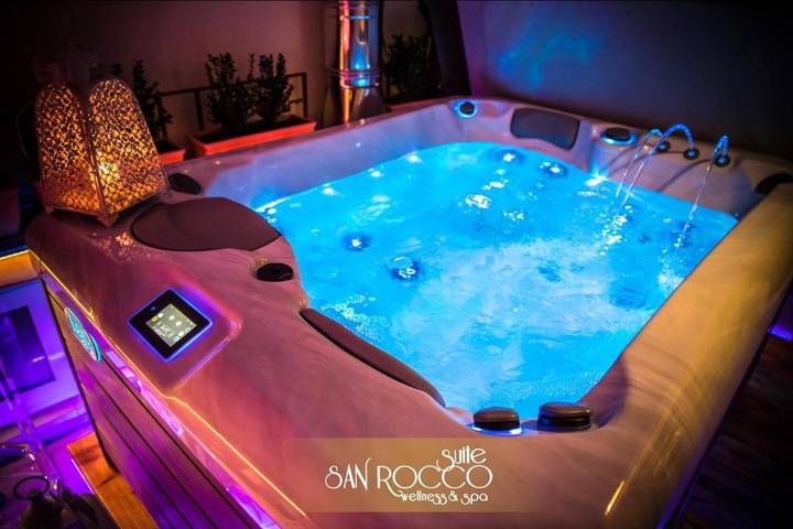 Appartement de vacances pour 4 personnes, avec Balcon et Jacuzzi ainsi que Terrasse et Piscine à Ruvo di Puglia