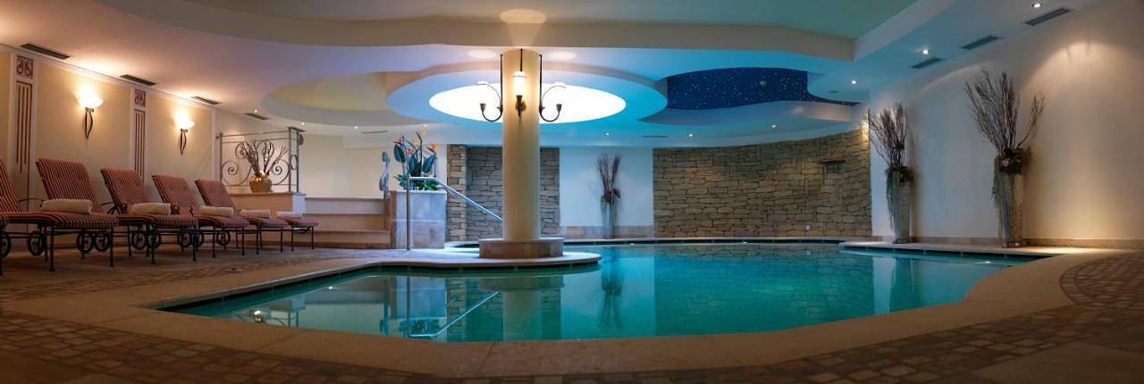 Hôtel pour 2 personnes, avec jacuzzi et sauna ainsi que terrasse et piscine - 1