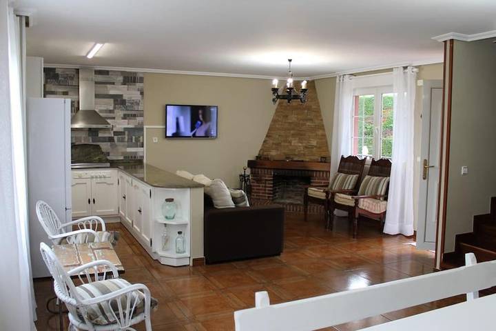 Location de vacances pour 8 personnes, avec jardin, animaux acceptés dans Castanedo