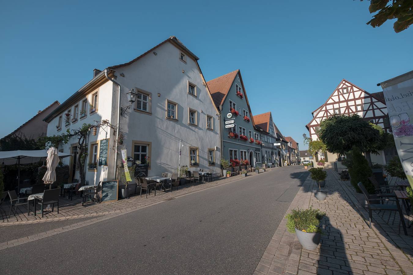 Hästens Boutique Biohotel – chez Douverne - Superior Suite "beaux rêves" mit 2. Schlafzimmern in Sommerach, Fränkisches Weinland