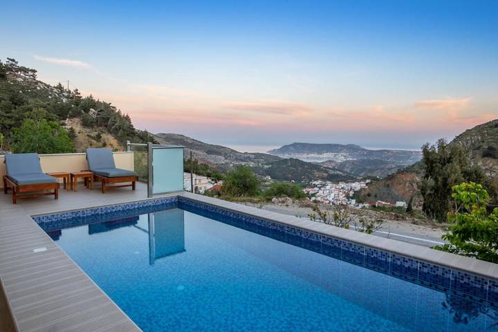 Villa voor 6 personen, with tuin and zwembad as well as uitzicht, kindvriendelijk op Karpathos