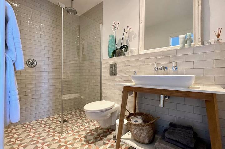 Ganze Wohnung, Large stylish apartment with sea views over the Bay of Cannes and infinity pool in Les Adrets-de-l'Estérel, Massif de l'Esterel