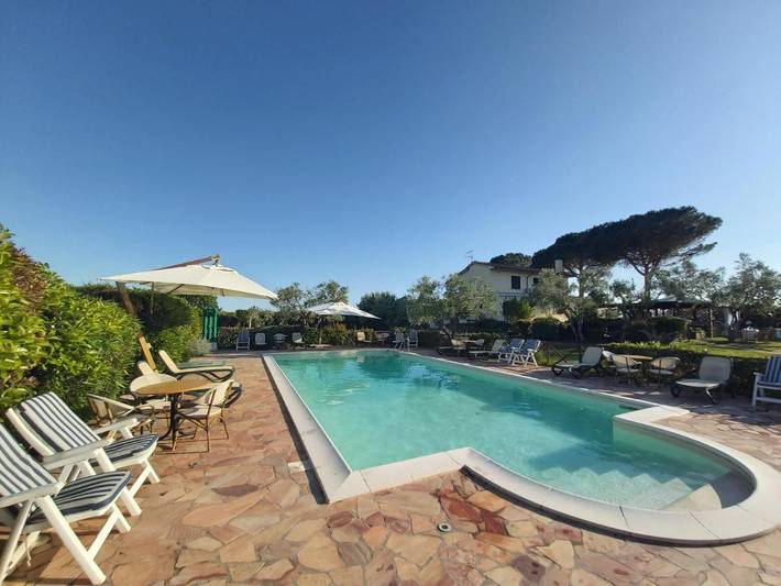 Chambre d’hôte pour 4 personnes, avec jardin ainsi que vue et piscine, animaux acceptés à Castiglione della Pescaia - 2