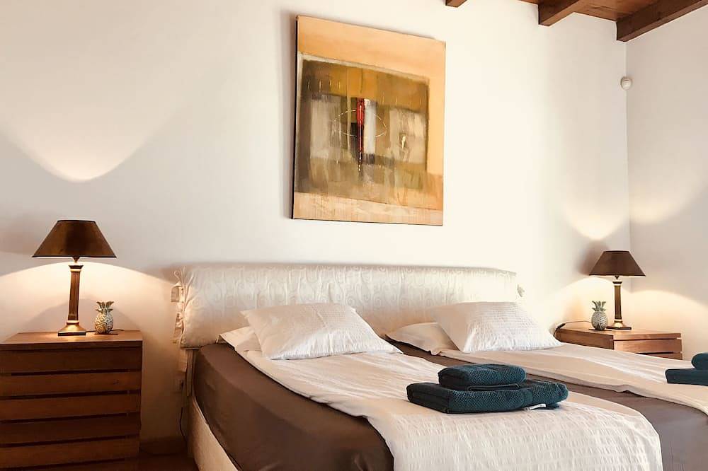 Stayonboard: Rustic villa with heated pool, view, patio, wifi, tv, ... in Lajares, La Oliva
