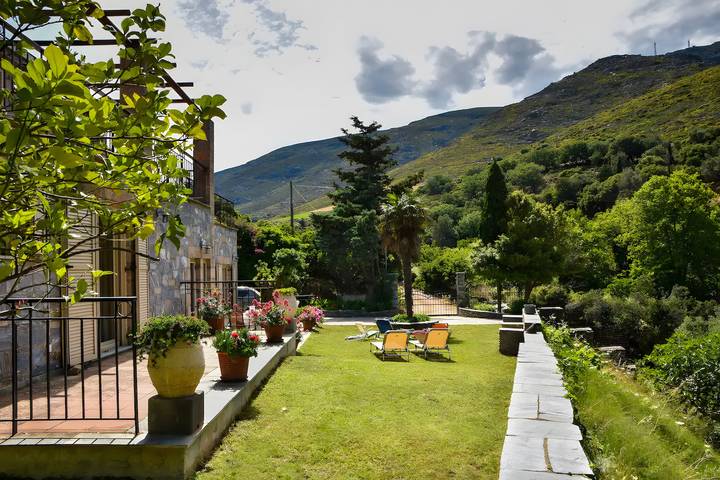 Location de vacances pour 6 personnes, avec balcon et jardin, animaux acceptés dans Andros - 2