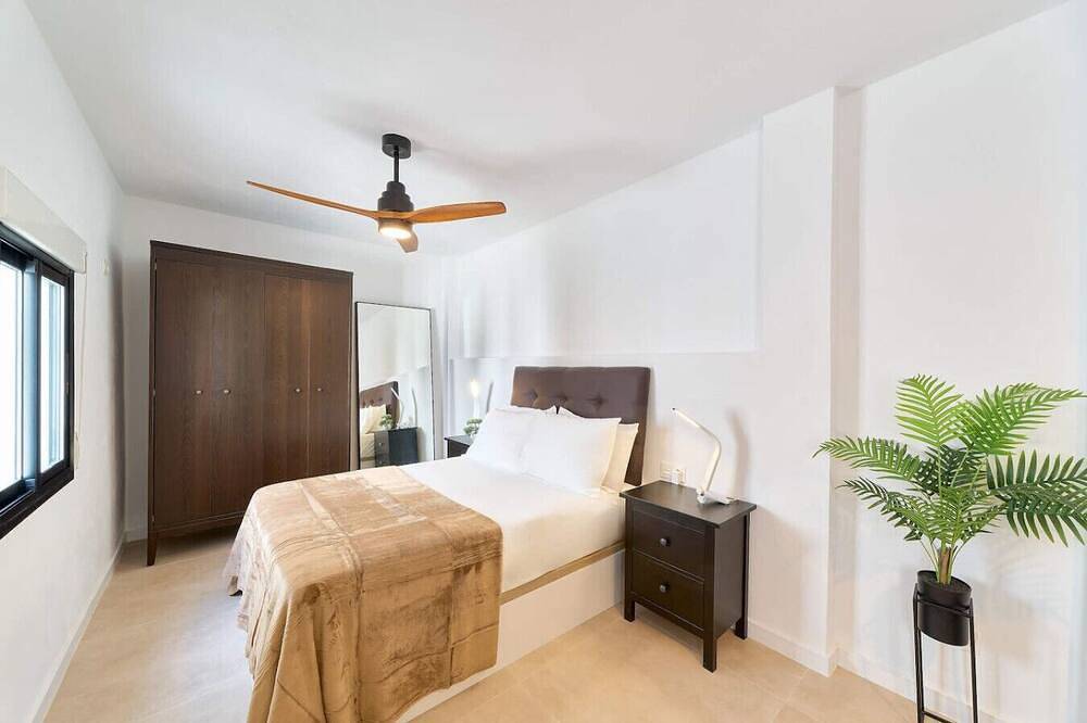 Apartamento entero, Kosta Homes - Modern Two Bedroom with Terrace in Alhaurín de la Torre, Costa del Sol
