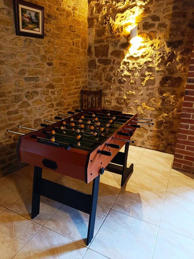 Charmant gîte spacieux Oustal, à Nouzet, tout inclus in Eyzerac, Périgord Vert