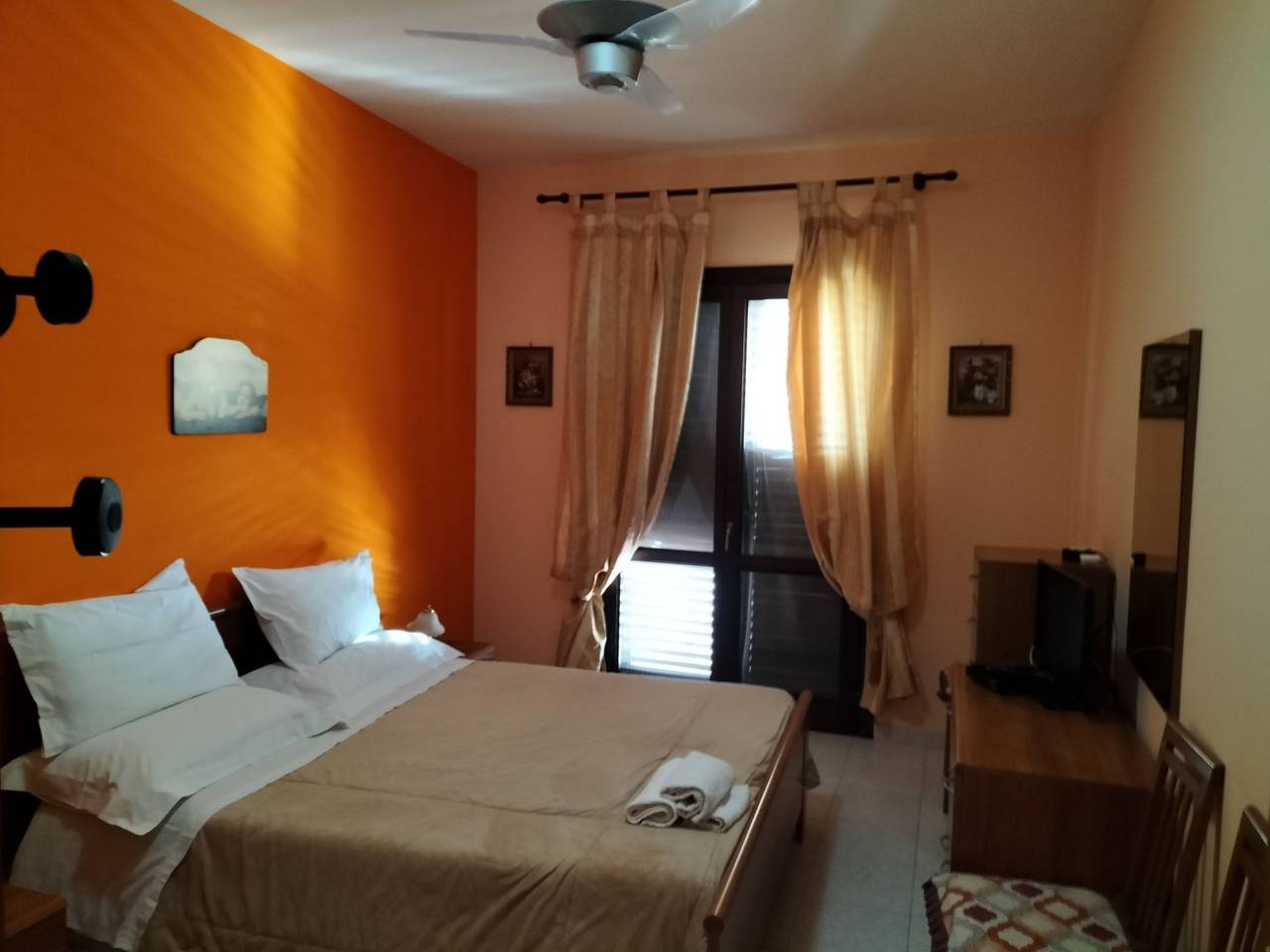 Appartement entier, 'Entire' mit Terrasse in Letojanni, Province de Messina