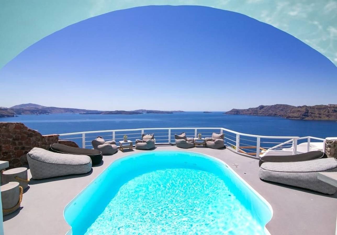 Luxury Santorini Villa | Villa Cozy | 1 Bedroom | Indoor Plunge Pool & Caldera View | Oia in Oia, Santorini