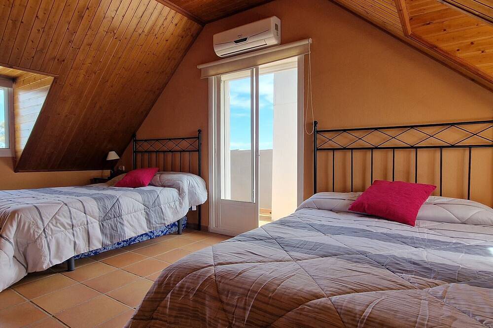 Casa Vacacional 'Los Rosales De La Palmilla' con Piscina Privada, Balcón y Aire Acondicionado in Montoro , Provincia de Córdoba