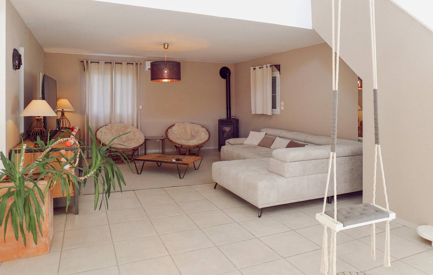 Garden Pool Apartment Near Rochefort-du-Gard in Rochefort-du-Gard, Nimes region