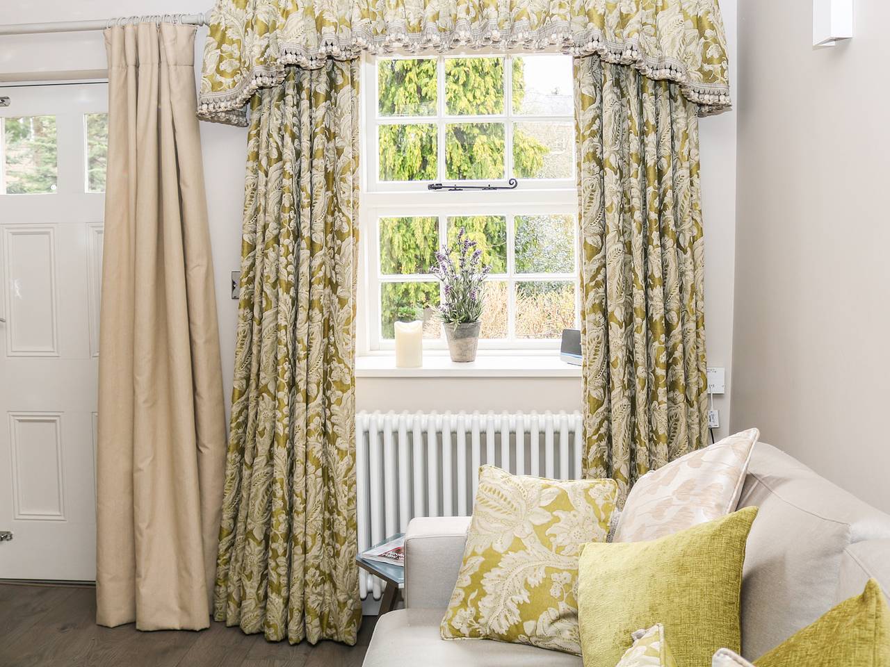 Ash Cottage in Baslow and Bubnell, Derbyshire