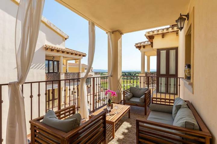 Apartamento para 6 personas, con piscina para niños y vistas además de balcón y piscina en Fuente Álamo de Murcia