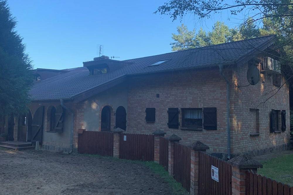 Forest house in Poland near the lakes. As a couple, with family or friends in Großpolen