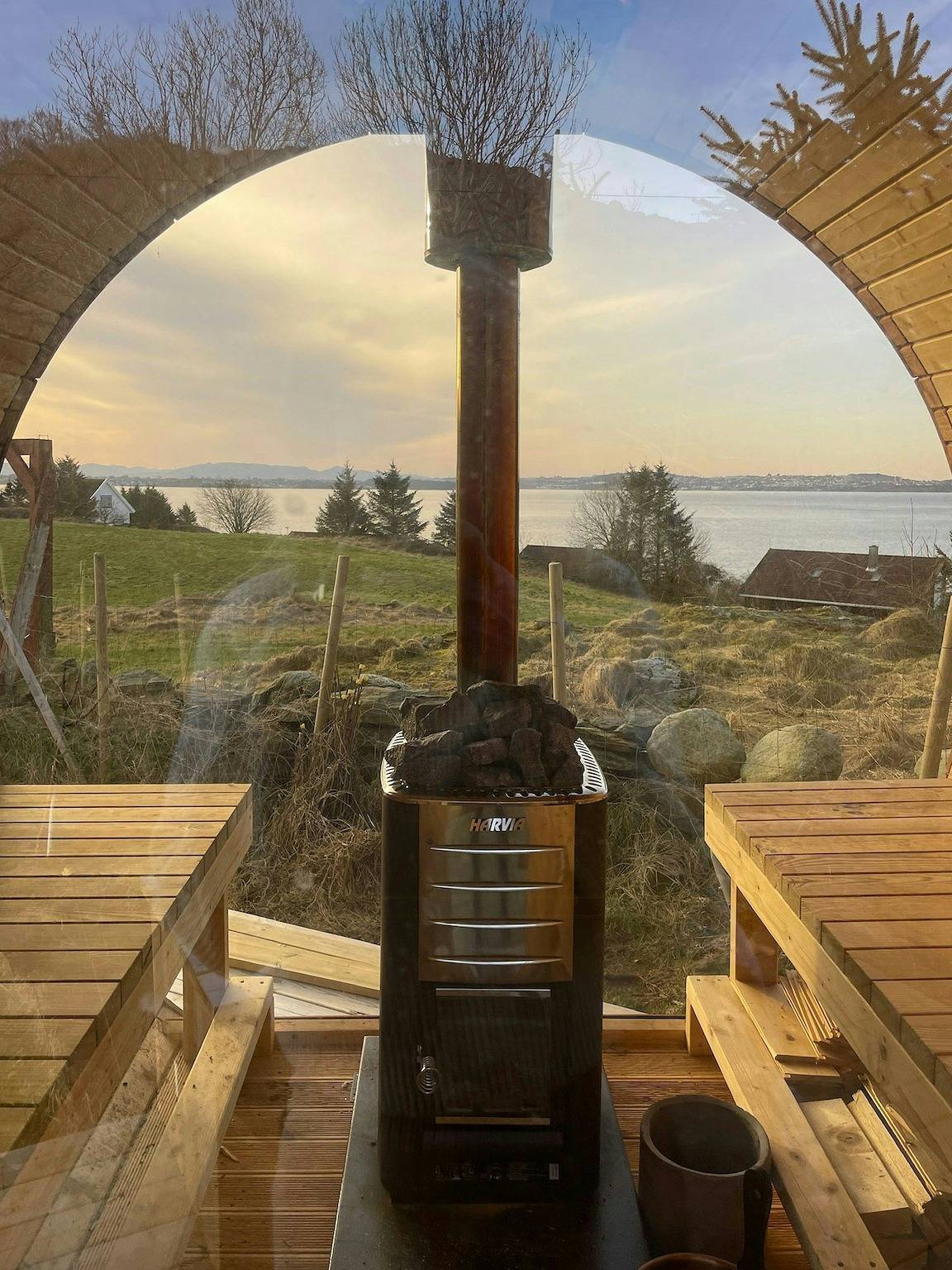 Romantisk landsted med fjordutsikt på Åmøy in Rennesøy 
