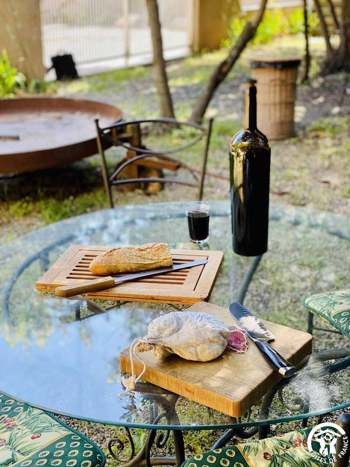 Gîte pour 6 personnes, avec jardin et piscine à Moux - 4