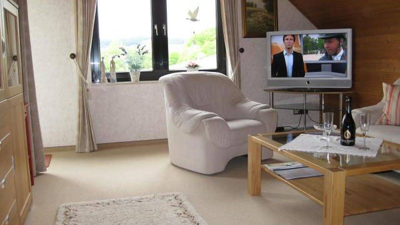 Geheel vakantieappartement, Vakantieappartement voor 3 personen met balkon in Daun, Vulkaan-Eifel