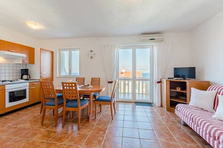 Gîte pour 4 personnes, avec balcon et jardin à Supetar - 2