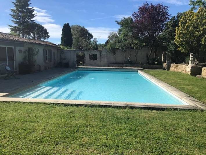 Gîte pour 2 personnes, avec vue ainsi que piscine et jardin, animaux acceptés à Meynes - 2