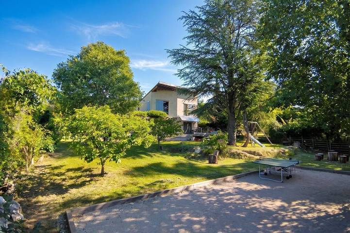 Vacation rental for 6 people, with Terrace and Yard in Mane