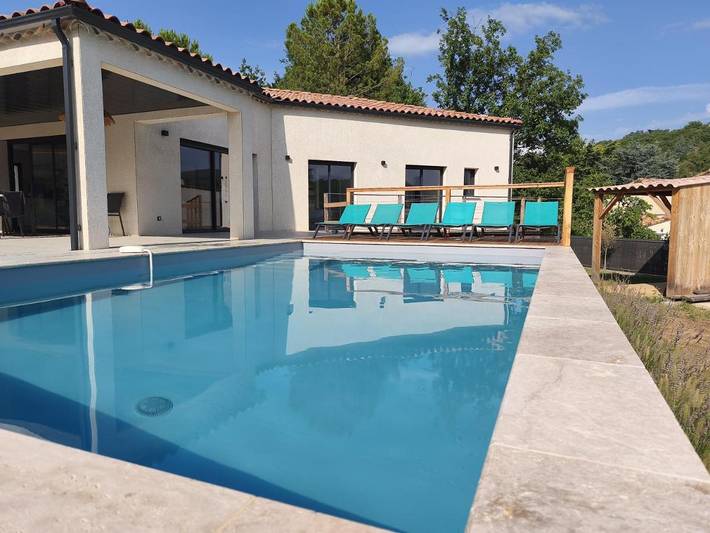 Villa pour 8 personnes, avec vue ainsi que jardin et piscine à Vallon-Pont-d'Arc - 4