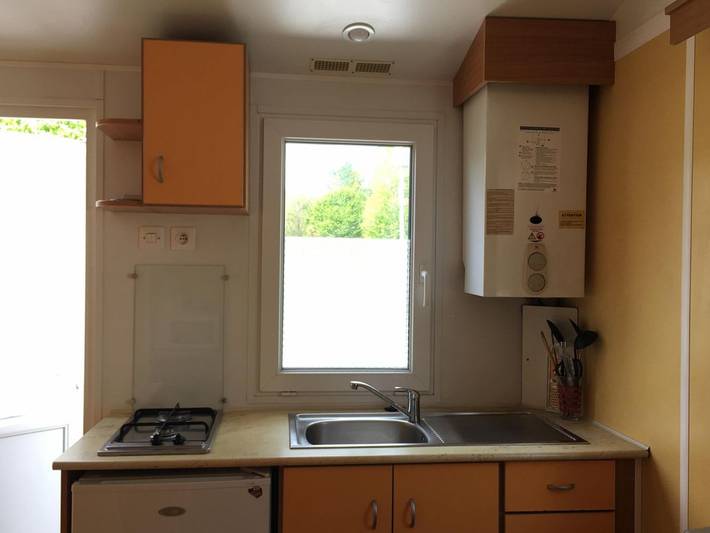 Mobil home pour 2 personnes, avec piscine et terrasse, animaux acceptés à Thiviers - 3