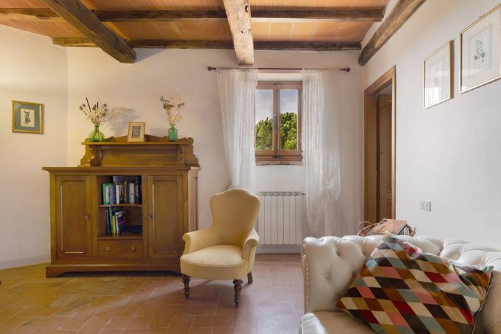 Agriturismo per 8 persone, con giardino in Valdarno