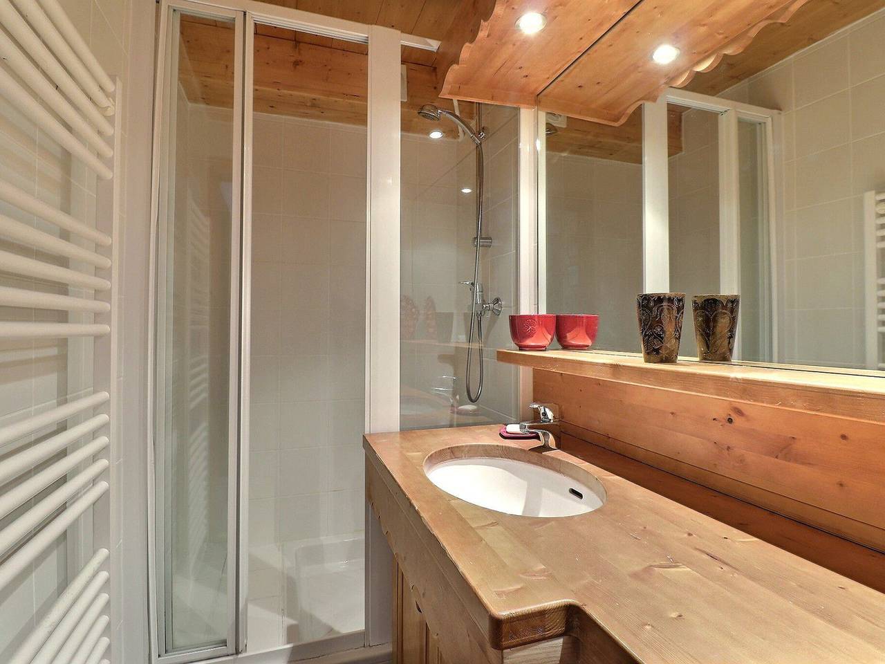 Ganze Wohnung, Charmante Wohnung: Ski-in/Ski-out, Nahe zu Geschäften, Balkon, 3* für 6 Personen in Méribel-Mottaret, Les Allues