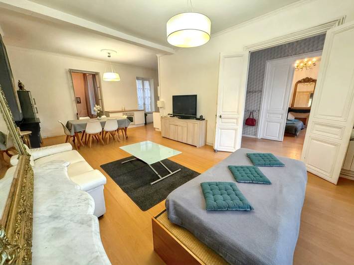 Apartamento para 12 personas, con balcón/terraza en Narbona