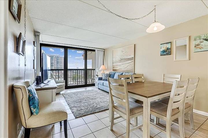 Casa de vacaciones para 8 personas, con vistas y sauna además de balcón y piscina - 1