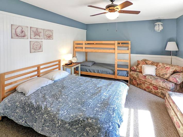 Vacation rental for 6 people, with balcony in Chincoteague Island