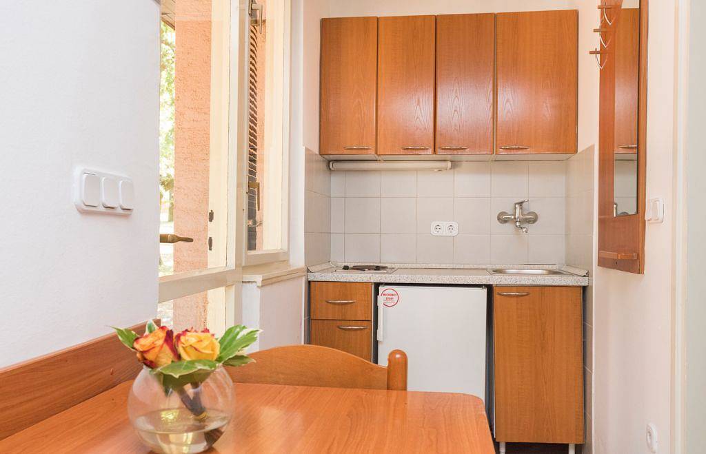 Bungalow pour 4 personnes avec piscine in Kataro, Région d'Umag