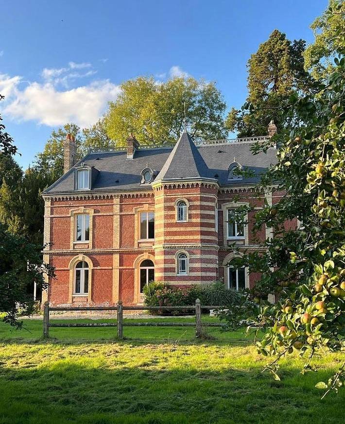 Location de vacances pour 10 personnes, avec terrasse dans Saint-Martin-aux-Arbres