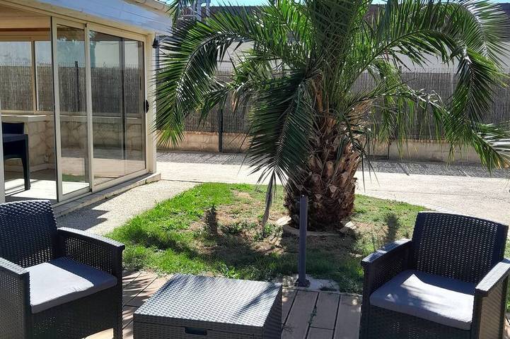 Location de vacances pour 8 personnes, avec Terrasse et Jardin à Le Poinçonnet